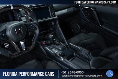 2017 Nissan GT-R Premium   - Photo 54 - Riviera Beach, FL 33407