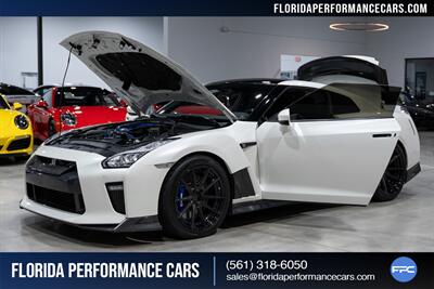 2017 Nissan GT-R Premium   - Photo 32 - Riviera Beach, FL 33407