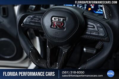 2017 Nissan GT-R Premium   - Photo 52 - Riviera Beach, FL 33407