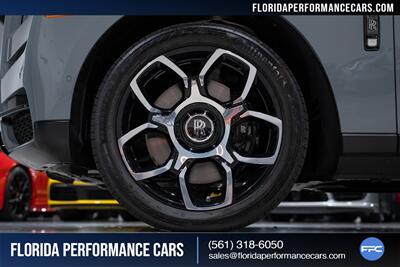 2023 Rolls-Royce Black Badge Cullinan   - Photo 11 - Riviera Beach, FL 33407