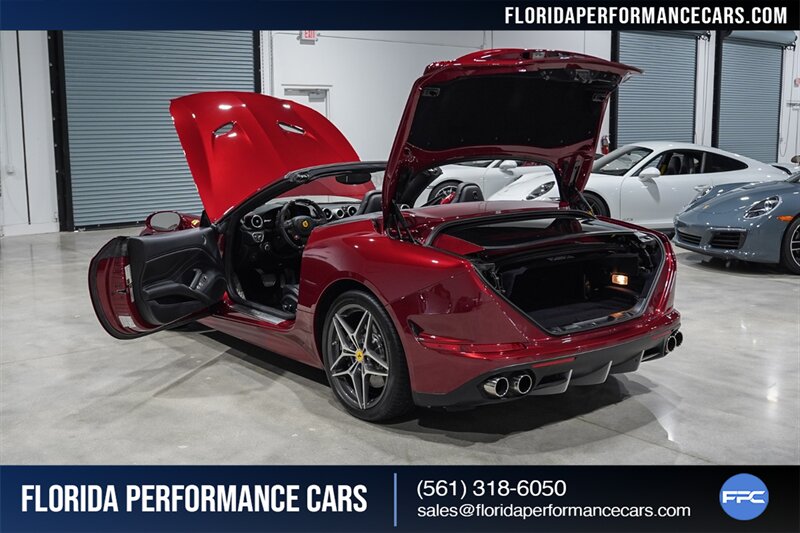 2016 Ferrari California T   - Photo 35 - Riviera Beach, FL 33407