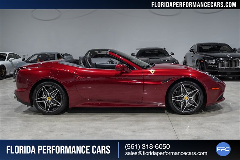 2016 Ferrari California T   - Photo 8 - Riviera Beach, FL 33407