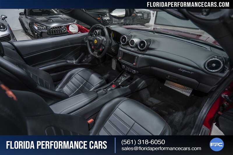 2016 Ferrari California T   - Photo 29 - Riviera Beach, FL 33407