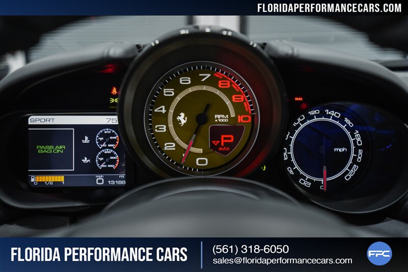 2016 Ferrari California T   - Photo 26 - Riviera Beach, FL 33407