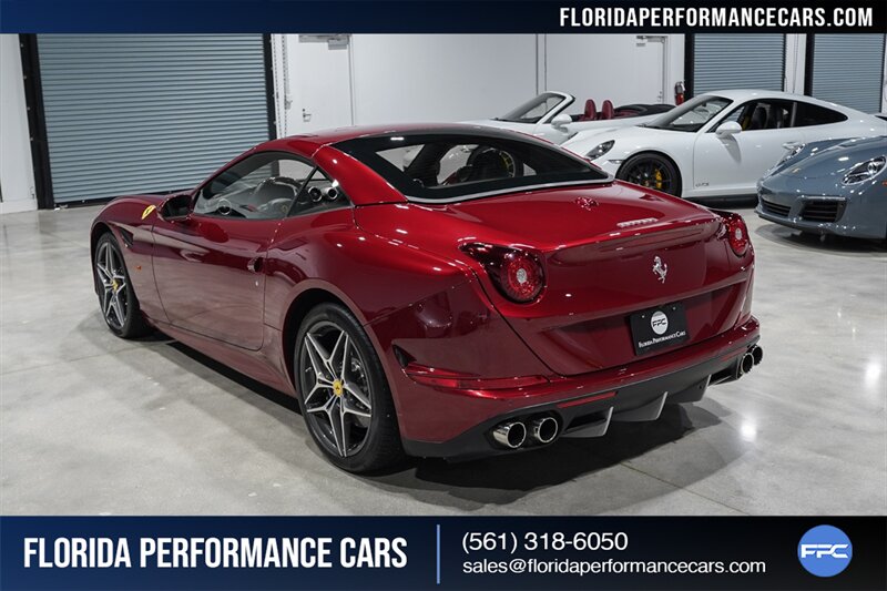 2016 Ferrari California T   - Photo 15 - Riviera Beach, FL 33407