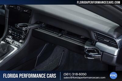 2018 Porsche 911 GT3   - Photo 60 - Riviera Beach, FL 33407