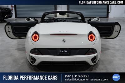 2014 Ferrari California   - Photo 40 - Riviera Beach, FL 33407