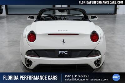 2014 Ferrari California   - Photo 5 - Riviera Beach, FL 33407