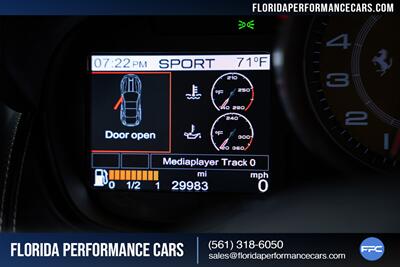 2014 Ferrari California   - Photo 21 - Riviera Beach, FL 33407