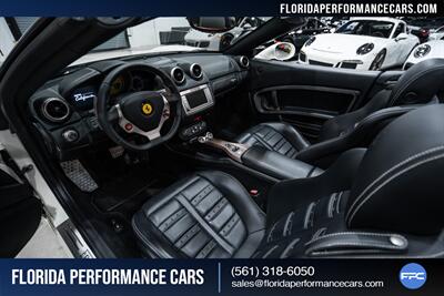 2014 Ferrari California   - Photo 22 - Riviera Beach, FL 33407