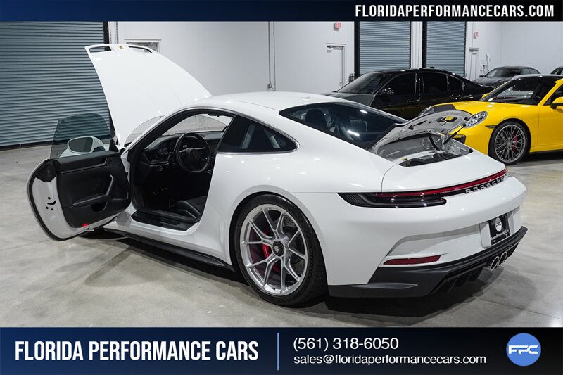 2022 Porsche 911 GT3 Touring   - Photo 35 - Riviera Beach, FL 33407