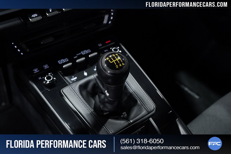 2022 Porsche 911 GT3 Touring   - Photo 48 - Riviera Beach, FL 33407