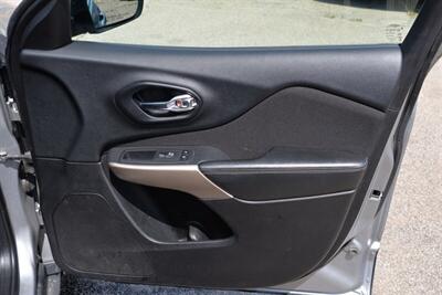 2017 Jeep Cherokee Latitude   - Photo 20 - West Warwick, RI 02893