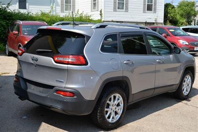 2017 Jeep Cherokee Latitude   - Photo 8 - West Warwick, RI 02893