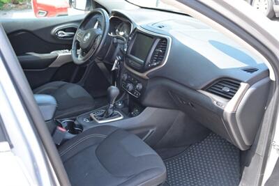 2017 Jeep Cherokee Latitude   - Photo 19 - West Warwick, RI 02893