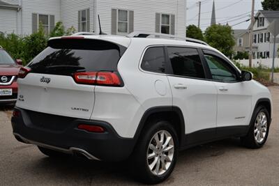 2017 Jeep Cherokee Limited   - Photo 10 - West Warwick, RI 02893