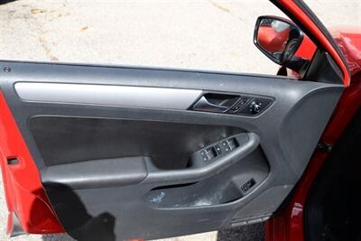 2013 Volkswagen Jetta SE PZEV   - Photo 13 - West Warwick, RI 02893