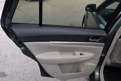 2013 Subaru Outback 2.5i Premium   - Photo 18 - West Warwick, RI 02893