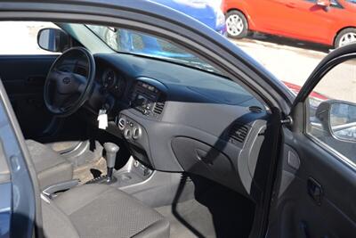 2011 Hyundai Accent GLS   - Photo 16 - West Warwick, RI 02893