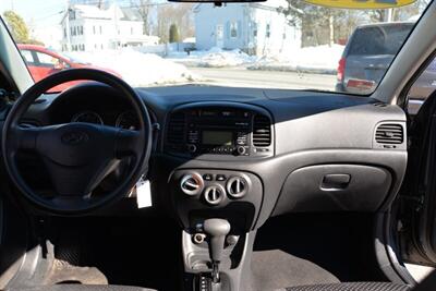 2011 Hyundai Accent GLS   - Photo 19 - West Warwick, RI 02893