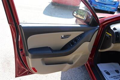 2010 Hyundai Elantra   - Photo 12 - West Warwick, RI 02893