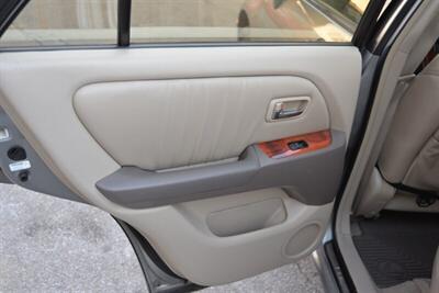 2003 Lexus RX 300   - Photo 12 - West Warwick, RI 02893