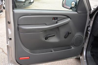2006 Chevrolet Silverado 1500 Work Truck - Photo 12 - West Warwick, RI 02893