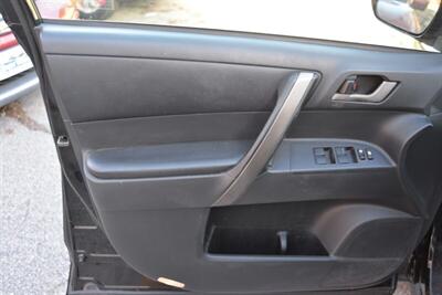 2008 Toyota Highlander Sport - Photo 9 - West Warwick, RI 02893