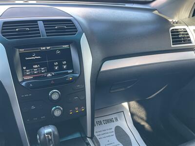 2015 Ford Explorer XLT   - Photo 12 - Bakersfield, CA 93305