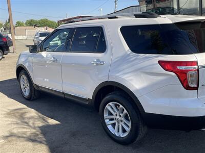 2015 Ford Explorer XLT   - Photo 6 - Bakersfield, CA 93305