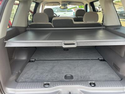 2005 Ford Explorer XLT   - Photo 9 - Bakersfield, CA 93305