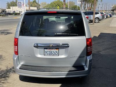 2010 Chrysler Town & Country Touring   - Photo 5 - Bakersfield, CA 93305