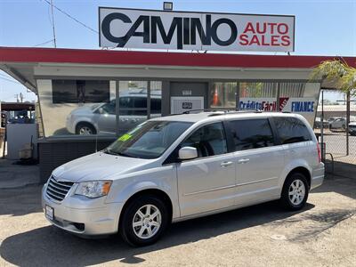 2010 Chrysler Town & Country Touring   - Photo 1 - Bakersfield, CA 93305