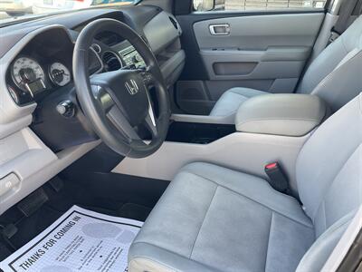 2010 Honda Pilot LX   - Photo 8 - Bakersfield, CA 93305
