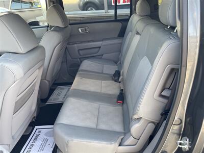 2010 Honda Pilot LX   - Photo 9 - Bakersfield, CA 93305