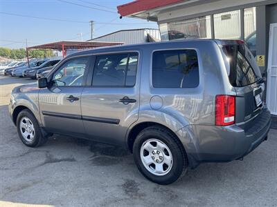 2010 Honda Pilot LX   - Photo 6 - Bakersfield, CA 93305