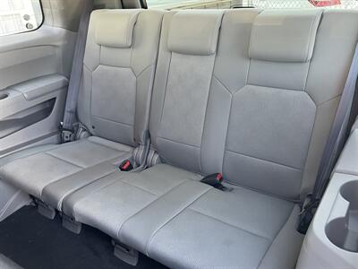 2010 Honda Pilot LX   - Photo 10 - Bakersfield, CA 93305