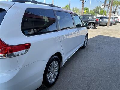 2011 Toyota Sienna XLE 8-Passenger   - Photo 4 - Bakersfield, CA 93305