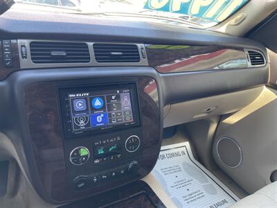 2008 GMC Yukon Denali   - Photo 11 - Bakersfield, CA 93305