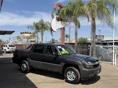 2005 Chevrolet Avalanche 1500 LS - Photo 3 - Bakersfield, CA 93305