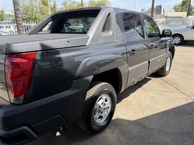 2005 Chevrolet Avalanche 1500 LS - Photo 4 - Bakersfield, CA 93305