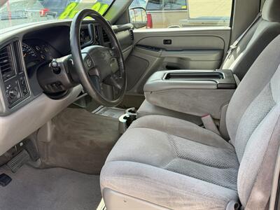 2005 Chevrolet Avalanche 1500 LS - Photo 8 - Bakersfield, CA 93305