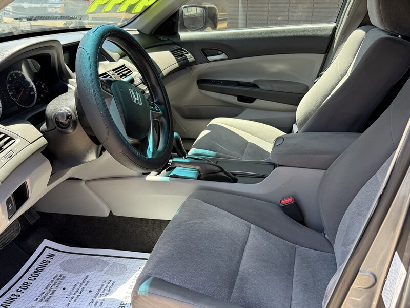 2009 Honda Accord LX-P - Photo 8