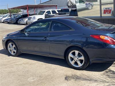 2004 Toyota Camry SLE V6   - Photo 6 - Bakersfield, CA 93305