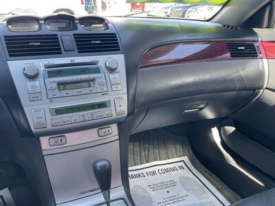 2004 Toyota Camry SLE V6   - Photo 10 - Bakersfield, CA 93305