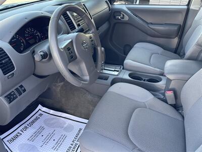2012 Nissan Frontier SV V6   - Photo 8 - Bakersfield, CA 93305