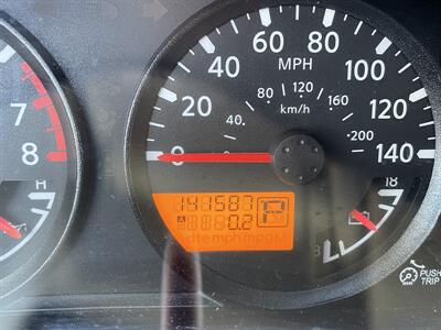 2012 Nissan Frontier SV V6   - Photo 11 - Bakersfield, CA 93305
