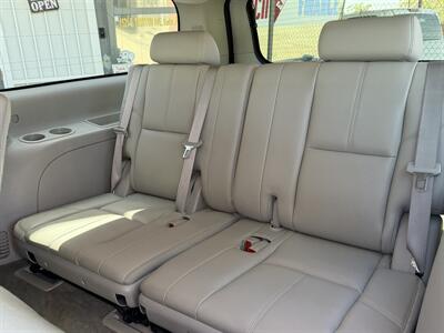 2010 GMC Yukon SLT   - Photo 9 - Bakersfield, CA 93305