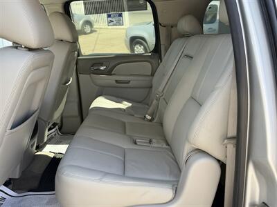 2010 GMC Yukon SLT   - Photo 8 - Bakersfield, CA 93305