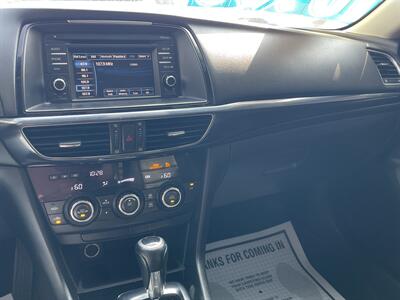 2014 Mazda Mazda6 i Touring   - Photo 10 - Bakersfield, CA 93305